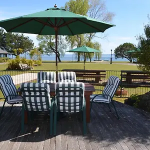 Cedarwood Lakeside & Conference Venue Motel