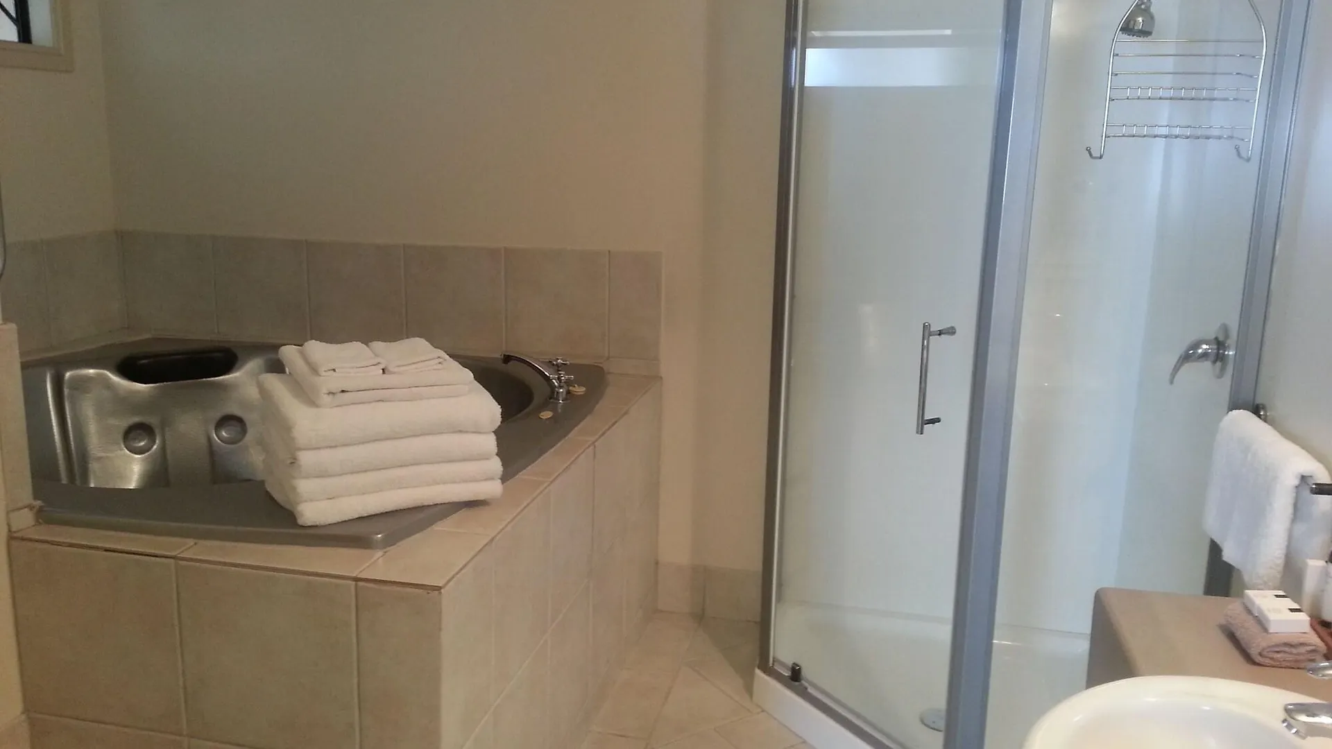 Motel Stay 280 & Stay 284 Rotorua - Refurbished Modern Accommodation