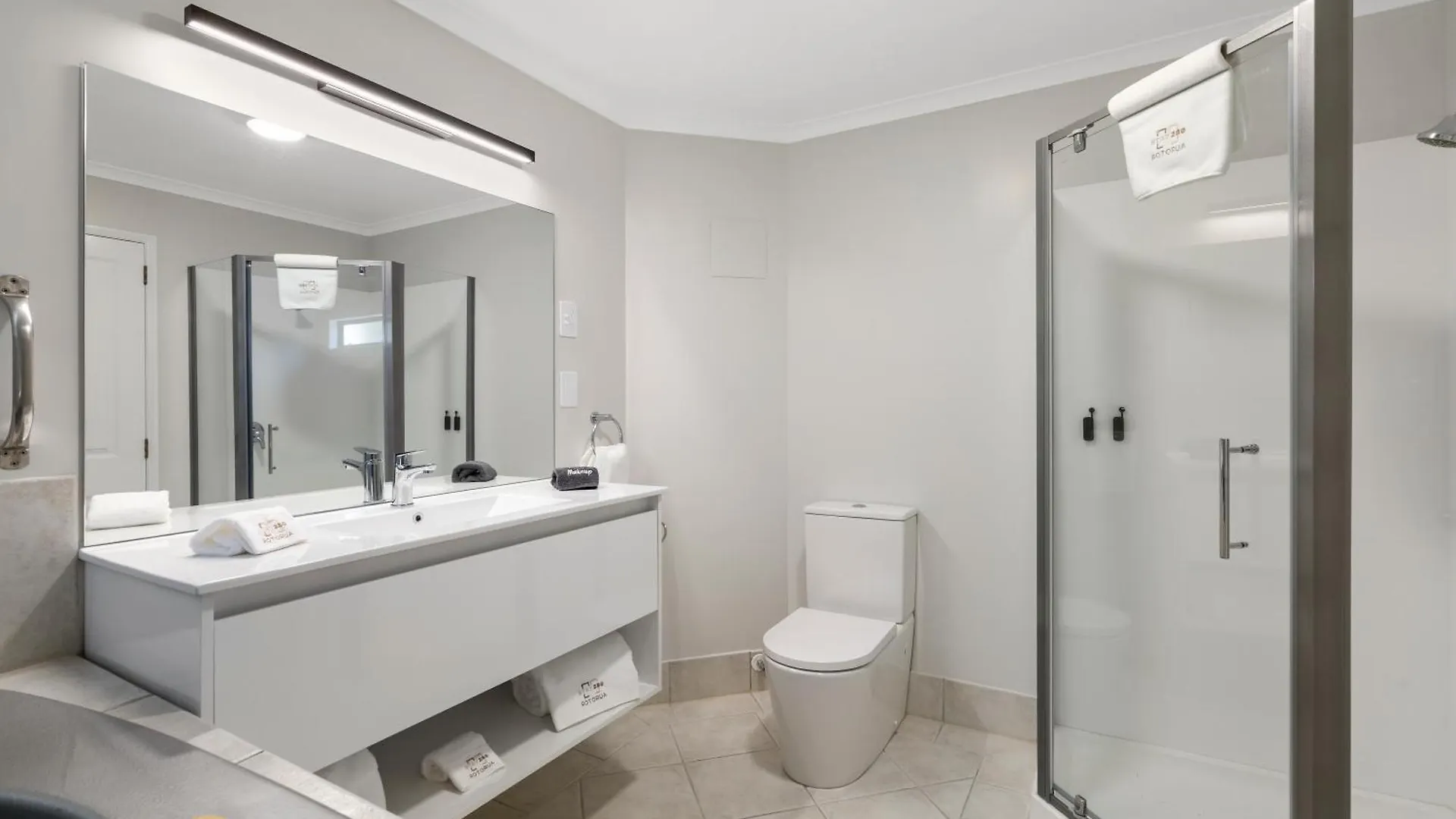 Stay 280 & Stay 284 Rotorua - Refurbished Modern Accommodation 4*,