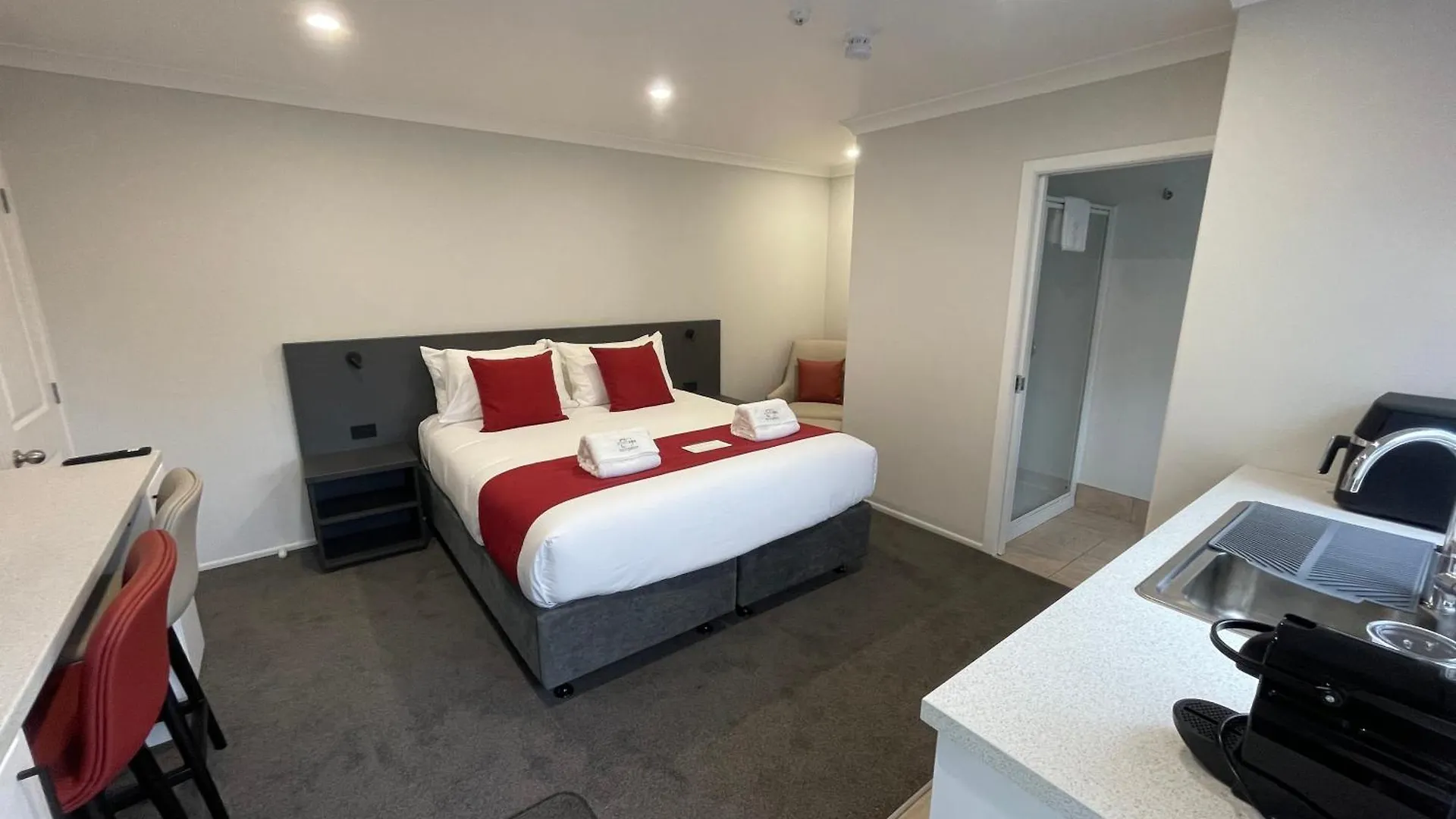 **** Motel Stay 280 & Stay 284 Rotorua - Refurbished Modern Accommodation New Zealand