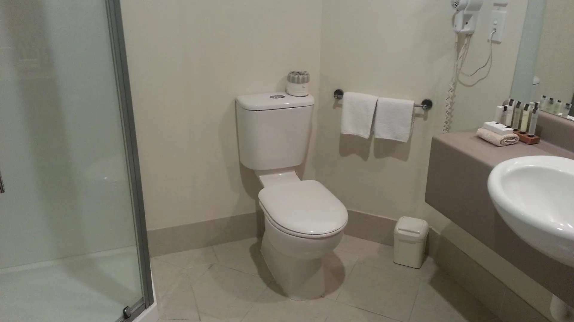Stay 280 & Stay 284 Rotorua - Refurbished Modern Accommodation